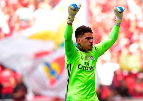 Ederson - thủ môn số 1 thế giới?