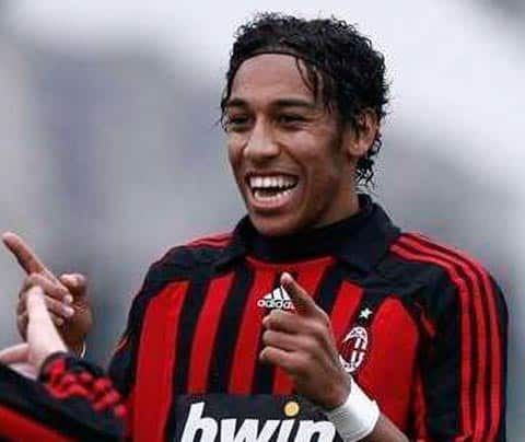 Từ một cầu thủ trẻ bị Milan ruồng rẫy, Aubameyang giờ đã là chân sút hàng đầu thế giới trong màu áo Dortmund
