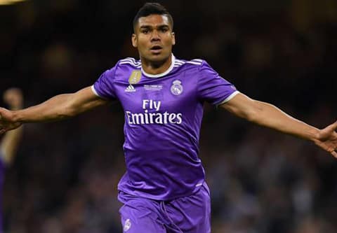 Casemiro nhận được lời ngợi khen của Busquets