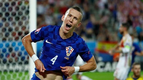 Nếu không dính chấn thương, Candreva (ảnh chủ) và Perisic sẽ là những trụ cột của các đội tuyển tại World Cup 2018