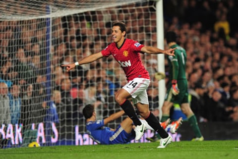 Chicharito có thói quen ghi bàn vào lưới Chelsea
