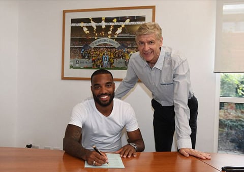 Lacazette là bản hợp đồng được HLV Wenger chờ đợi