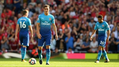 Arsenal bị chỉ trích là những kẻ hèn nhát