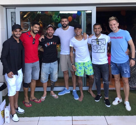 Hình ảnh khiến BLĐ Barca bẽ mặt