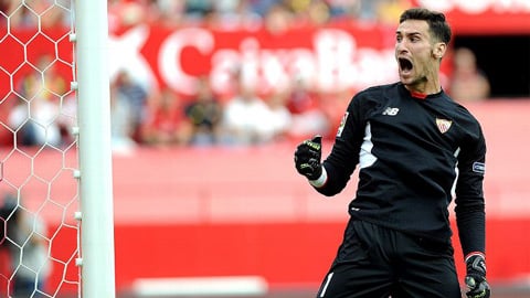 Rico gia hạn với Sevilla