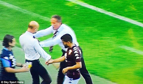 HLV Sinisa Mihajlovic trút giận lên trợ lý Lombardo