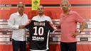 Sneijder nhận áo số 10 ở Nice