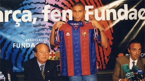Ronaldo hai lần phá kỷ lục chuyển nhượng
