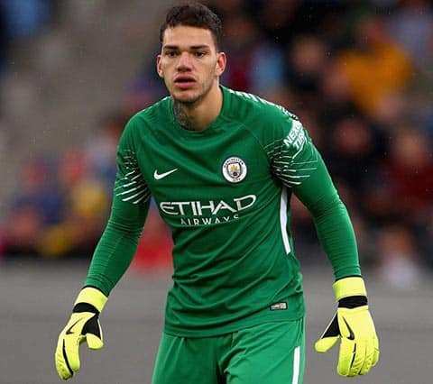 Thủ thành Ederson đang gây ấn tượng mạnh trong màu áo Man City