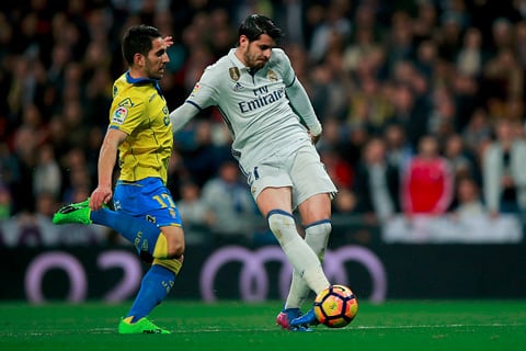 Morata không có nhiều không gian và thời gian để chơi bóng tại Anh