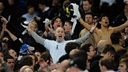 Tottenham cấm trọn đời 2 fan ném nước tiểu về phía West Ham