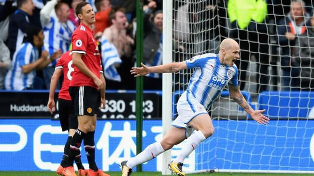 Huddersfield lập nên kỳ tích vượt qua M.U 2-1
