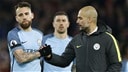 Pep bắt cầu thủ Man City trau dồi tiếng Anh hàng ngày