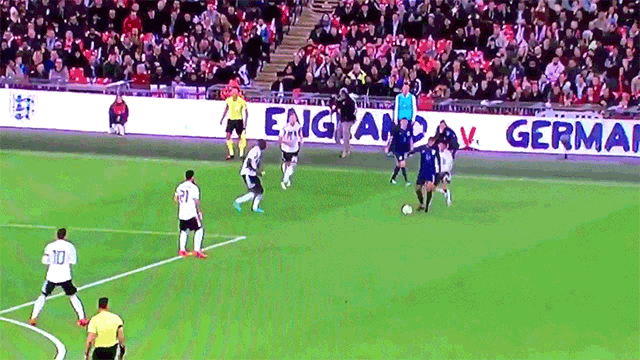 Pha xỏ háng đôi của Loftus-Cheek